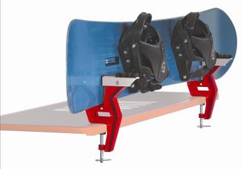 mocowanie pionowe deski w imadle snowboardowym